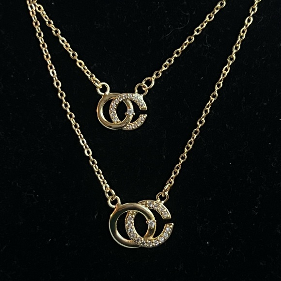🩷- Gold Double Layer CC Necklace - Picture 2 of 3